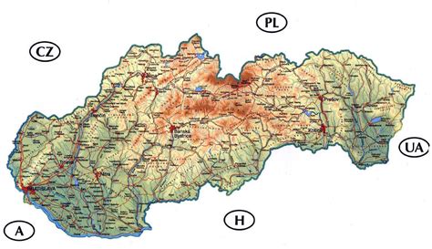 Mapa Slovenska s vyznačenými regiónmi a ich tradičnými krojmi