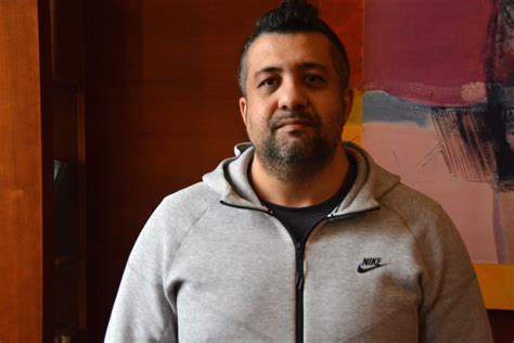 Tematická fotografia chlapca v kostýme člena špeciálnej jednotky S.W.A.T.