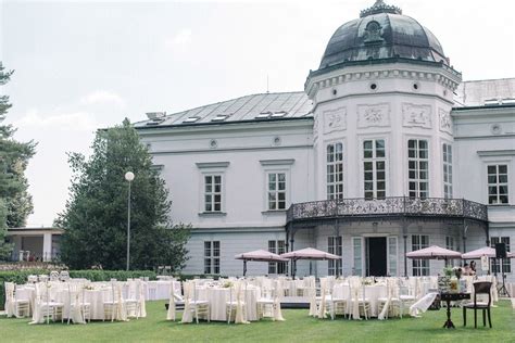 exteriér penziónu Diana s priestorom vhodným na svadobnú hostinu