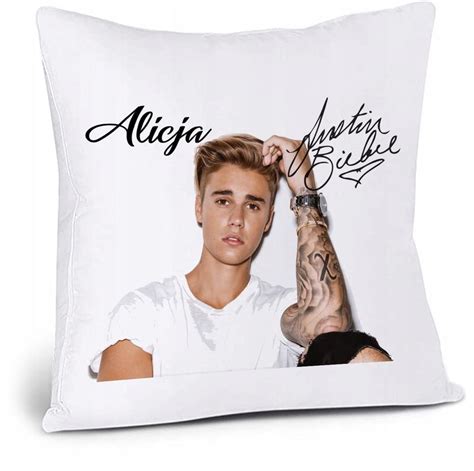 Koláž: Obaly albumov Justina Biebera