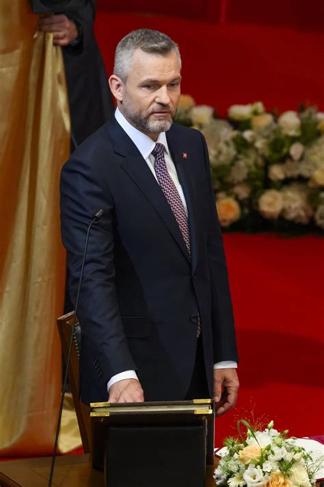 Fotografia Zuzany Čaputovej skladajúcej prezidentský sľub