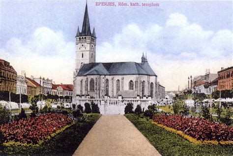 Slávnostné osvetlenie a historické centrum mesta Prešov