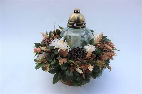 schéma ideálneho sezónneho aranžmánu na hrob s rozdelením podľa ročných období