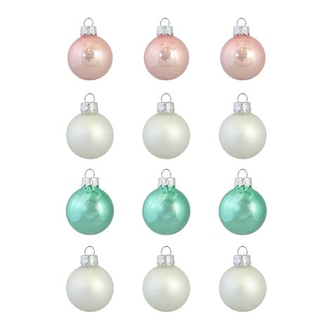 Ilustračná fotografia rôznych vianočných gulí v rôznych farbách a materiáloch