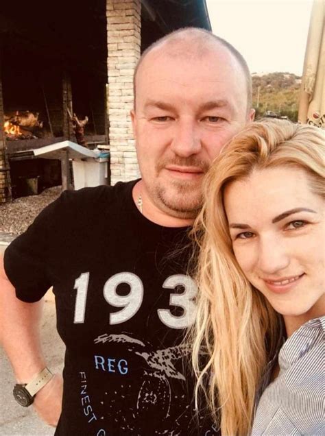 fotografia Rudolfa Huliaka pri opekačke alebo s narodeninovými balónmi