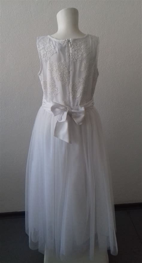 Detské šaty v šampanskom odtieni s čipkovaným bolerkom