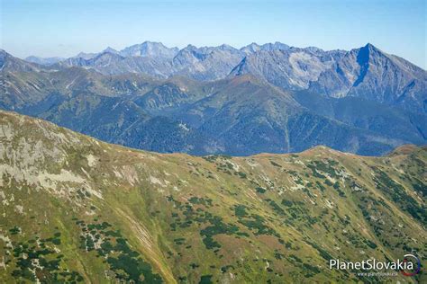 pohľad na panorámu Západných Tatier a lokalitu Zverovka