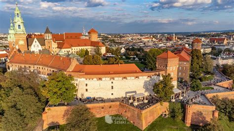 panoráma Krakova s hradom Wawel a riekou Visla