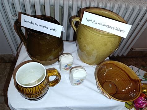Tematická koláž retro predmetov a atmosféry 80. rokov