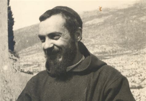 Tematické foto: Francesco Forgione ako mladý kňaz