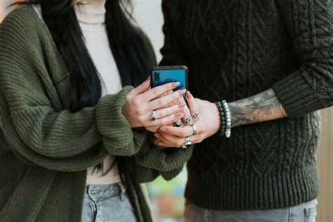 Inšpiratívna koláž moderných darčekov pre tínedžerov od elektroniky až po personalizované doplnky