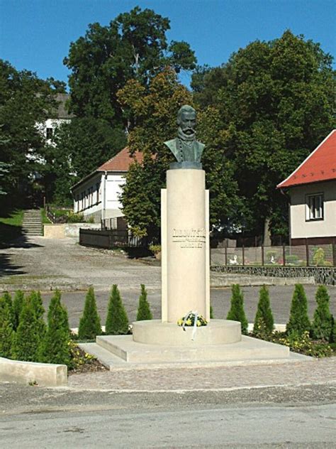 Historické foto z odhalenia pamätníka Ľudovíta Štúra v Bánovciach nad Bebravou v roku 1936