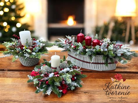 ilustračné foto vianočných darčekov v modernom štýle