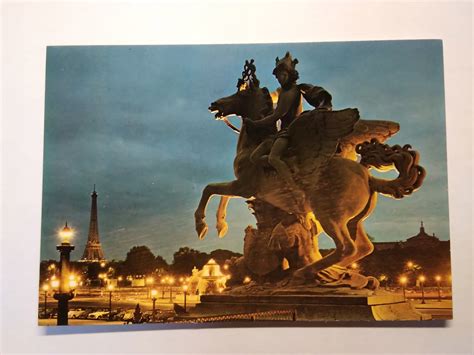 Historické pamiatky Paríža: Louvre, Eiffelova veža a Place de la Concorde