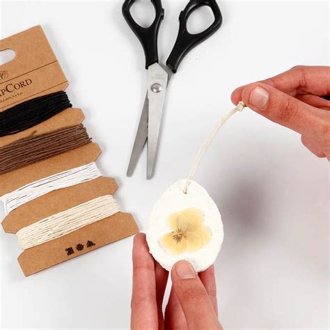 Návodná ilustrácia: Ako vyrobiť papierové veľkonočné vajíčko