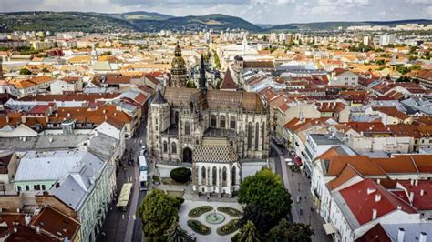 Fotografia: Historické centrum Košíc s viditeľnými zrekonštruovanými ulicami