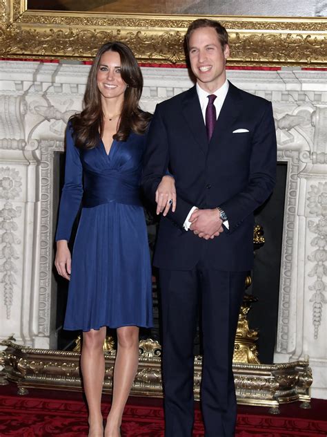 Tematické foto: detail krajčírskej práce na šatách