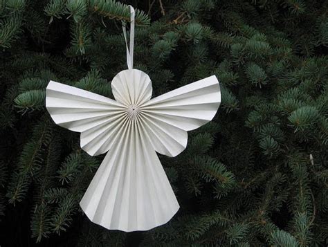 Ukážka vianočnej dekorácie z papiera