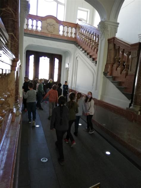 Interiérové foto hlavného schodiska Rosenfeldovho paláca