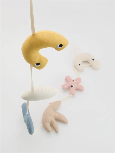 Girlanda s motívom dojčenskej fľaše