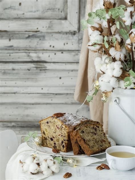 Schéma zdobenia stromčeka prírodnými materiálmi a sušeným ovocím