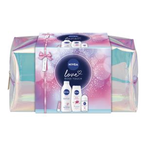 vianočné darčekové sety kozmetiky Avon pod stromčekom