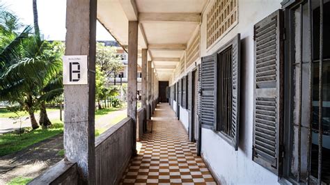 Vstup do múzea genocídy Tuol Sleng