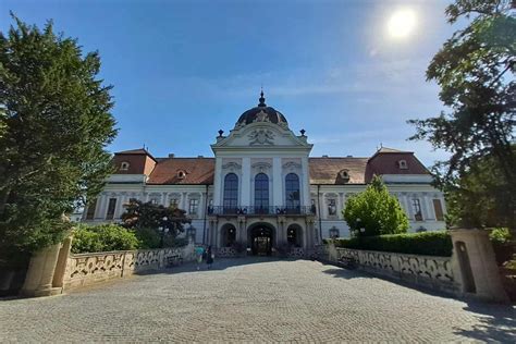 Fotografia vlečky cisárovnej Sisi vystavenej v múzeu