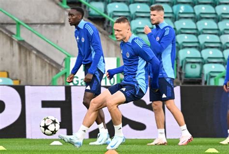 Ilustračné foto - ceremónia pred futbalovým zápasom