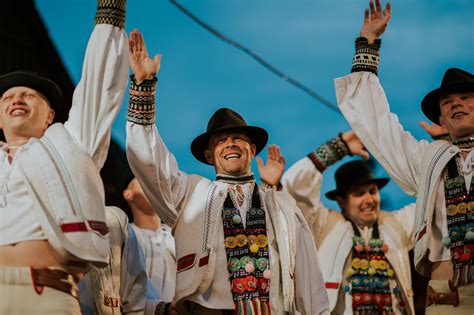 Fotografia gréckeho folklórneho tanca na oslavách
