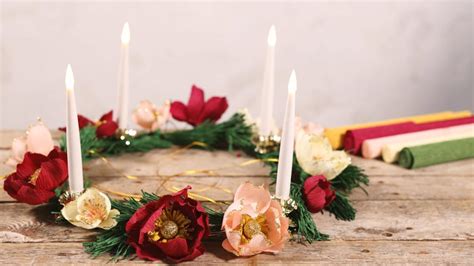 Ilustratívne foto: adventný veniec z krepového papiera