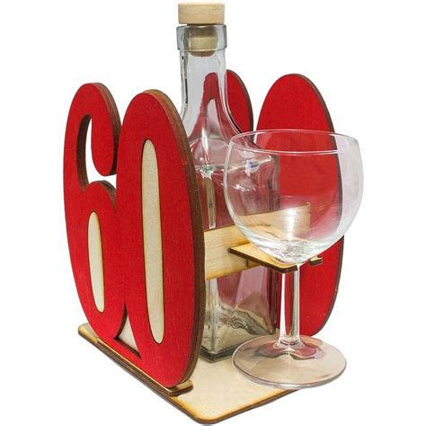 Koláž darčekov pre muža k 60. narodeninám (hodinky, parfum, lovecký nôž)