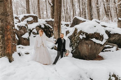 fotografia zimnej svadby s romantickou atmosférou