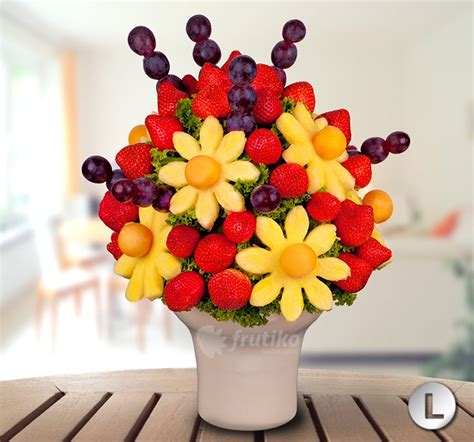 Nádherná ovocná kytica ako svadobná dekorácia