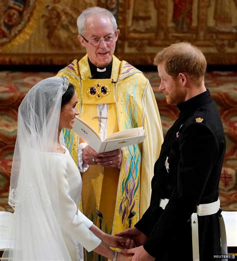 Princ Harry a Meghan Markle počas ich svadobného obradu