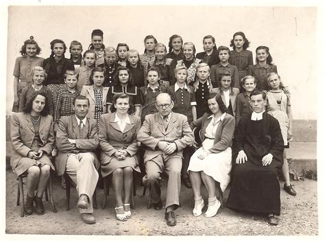 Stará školská fotografia triedy