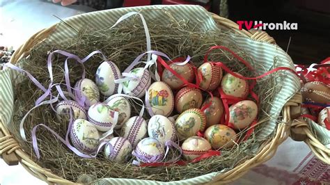 Ukážka zdobených veľkonočných kraslíc servítkovou technikou