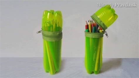 ukážka svietnikov vyrobených z plastových fliaš