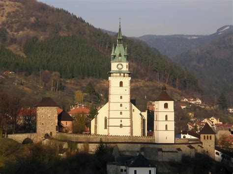 Detail gotických a renesančných prvkov na fasáde kaštieľa