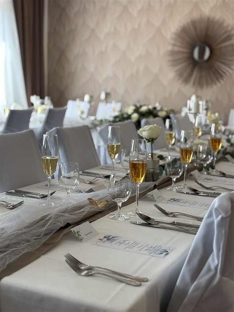 Tematické foto slávnostného obeda v elegantnom prostredí