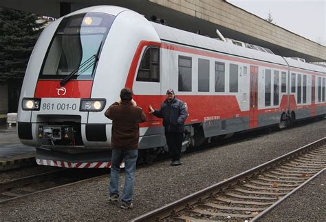 Foto: moderná dieselová motorová jednotka radu 861