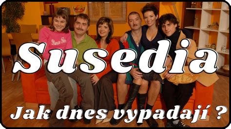 Snímka z interiéru bytovky, kde sa odohráva väčšina scén seriálu Susedia