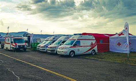 Ilustračné foto dobrovoľníkov Slovenského Červeného kríža pri práci