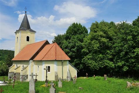 Historický evanjelický kostol v obci Krajné, exteriér