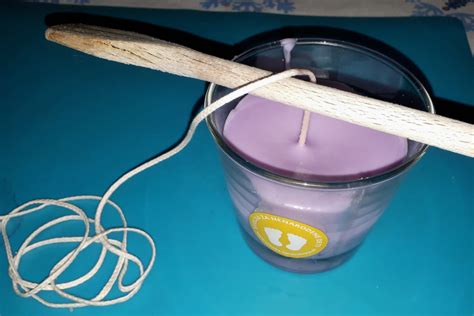 Fotografia: Roztopený vosk s pridanými farbami a vôňami