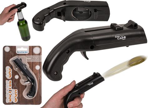 Inšpiratívne foto vianočného svietnika z fliaš s písmenami