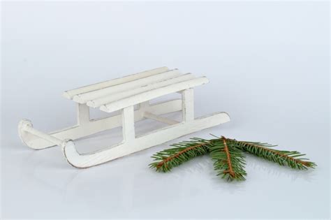 Drevené sánky ako vianočná dekorácia