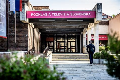 Tematické foto pripomínajúce históriu rozhlasu a televízie