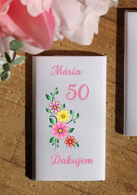 ilustračné foto dcéry s korunkou na narodeninovej oslave