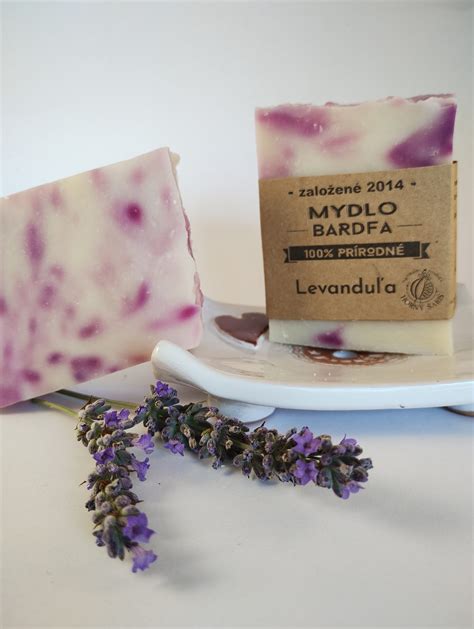 Tematické foto: relaxačné kúpeľové produkty s levanduľou